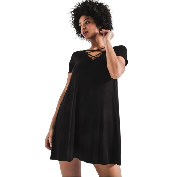 Z Supply The Crisscross Tee Dress in Black - Picture 4 of 16